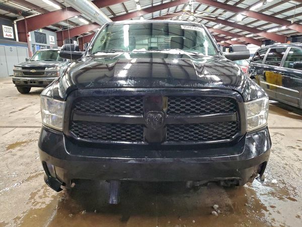 2013 RAM 1500 ST QUAD CAB 4X2