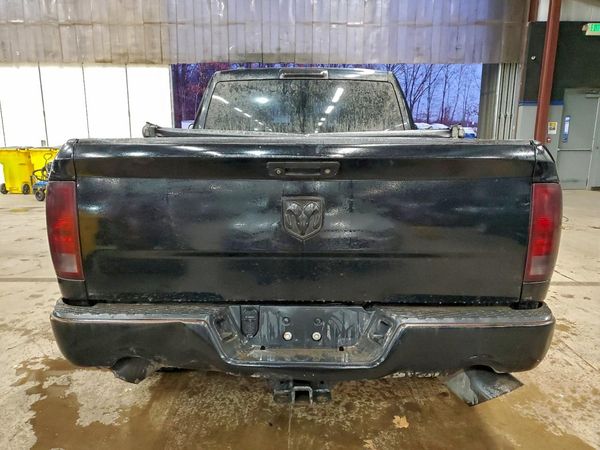 2013 RAM 1500 ST QUAD CAB 4X2