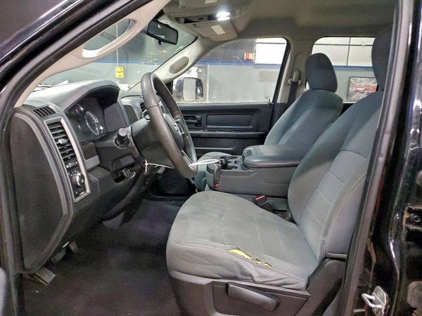 2013 RAM 1500 ST QUAD CAB 4X2