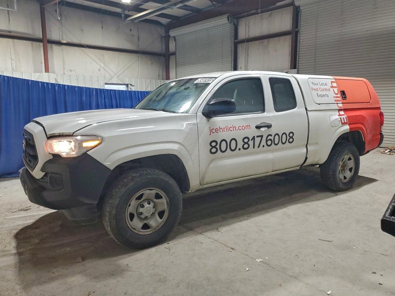 2017 TOYOTA TACOMA SR/SR5 — Front 3/4