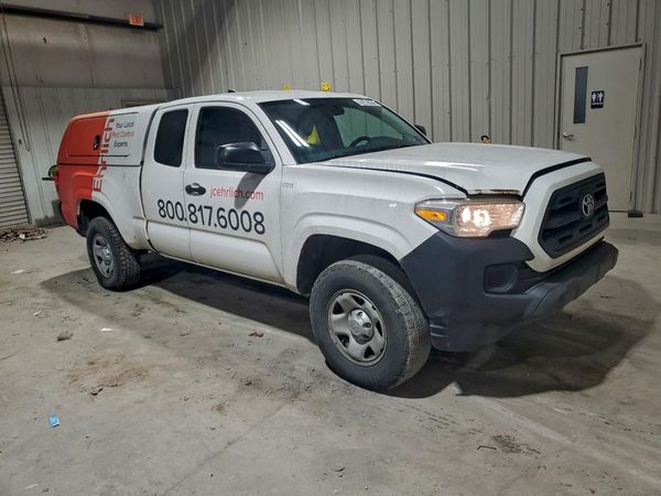 2017 TOYOTA TACOMA SR/SR5 — Passenger 3/4