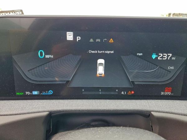2023 KIA EV6