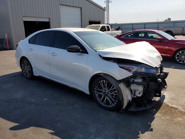 2023 KIA FORTE GT Line
