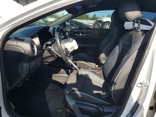 2023 KIA FORTE GT Line