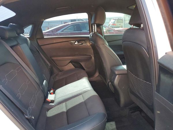 2023 KIA FORTE GT Line