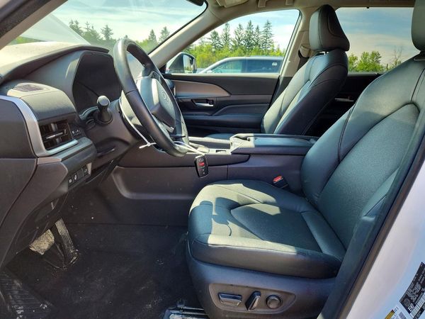 2024 TOYOTA GRAND HIGH — DENT