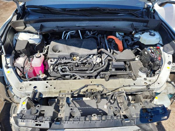 2024 TOYOTA GRAND HIGH — Engine bay