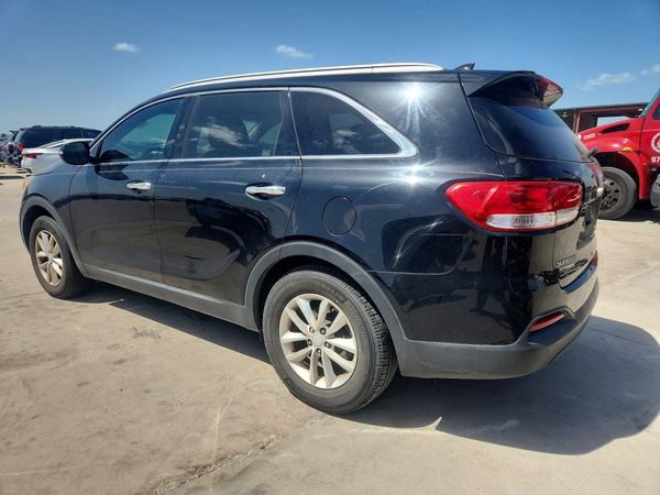 2016 KIA SORENTO L / LX