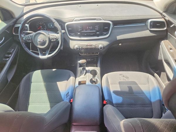 2016 KIA SORENTO L / LX