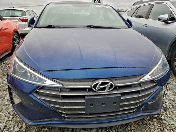 2019 HYUNDAI ELANTRA SE