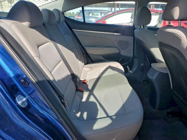 2019 HYUNDAI ELANTRA SE