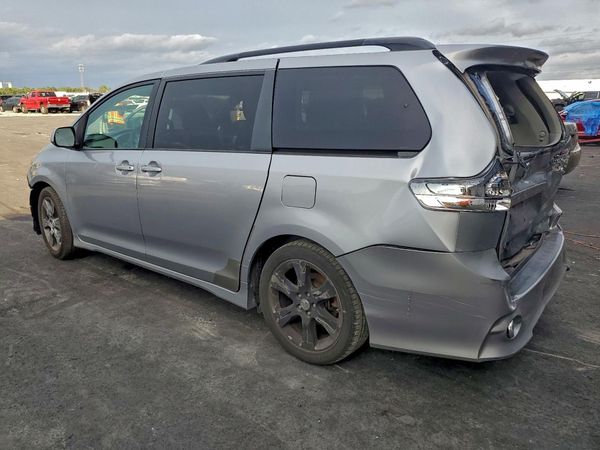 2012 TOYOTA SIENNA