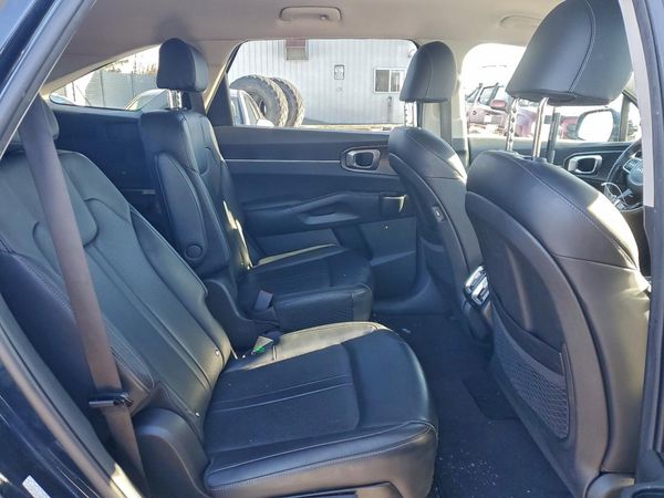 2022 KIA SORENTO S