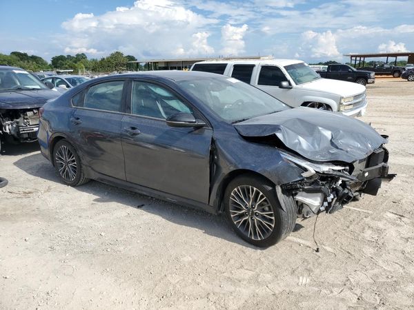 2023 KIA FORTE GT Line