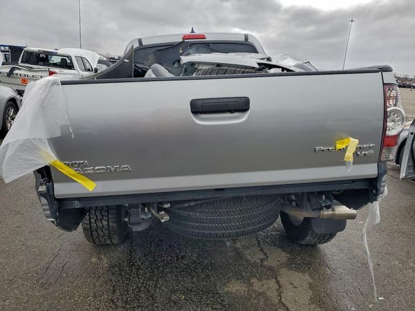 2015 TOYOTA TACOMA Delux Grade