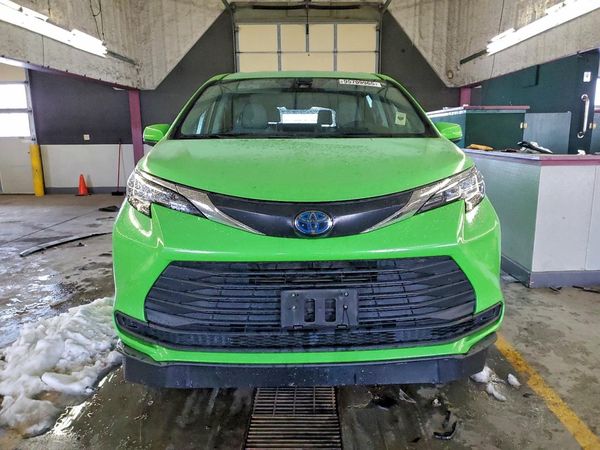 2022 TOYOTA SIENNA