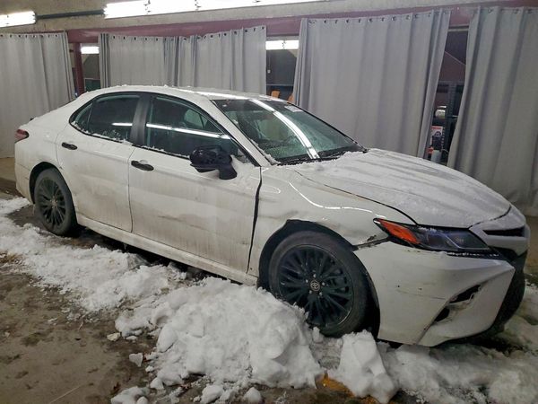 2020 TOYOTA CAMRY SE — Passenger 3/4