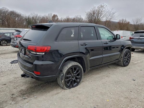 2020 JEEP GRAND CHEROKEE LAREDO 4X4