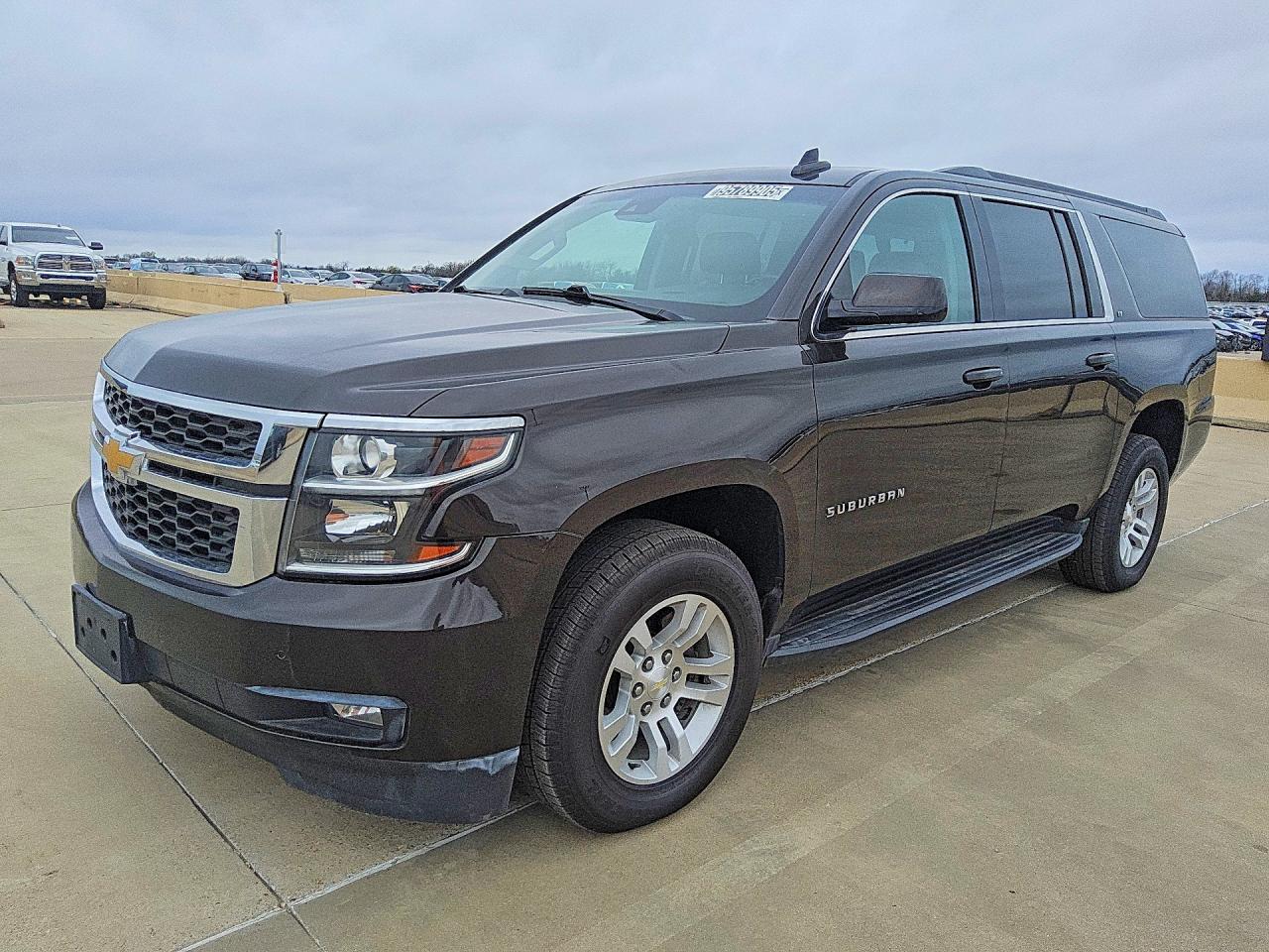 2018 CHEVROLET SUBURBAN LT — Front 3/4