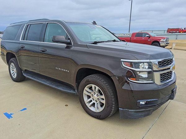 2018 CHEVROLET SUBURBAN LT — Passenger 3/4