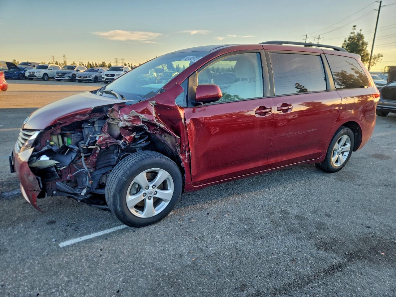 2013 TOYOTA SIENNA