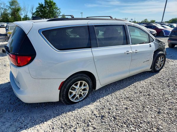 2021 CHRYSLER VOYAGER LXI