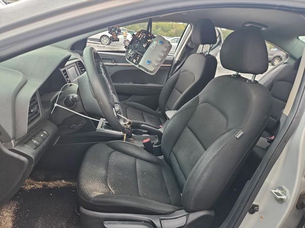 2020 HYUNDAI ELANTRA SE — DENT