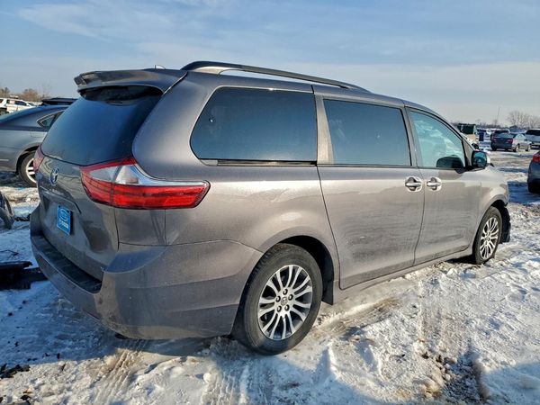 2019 TOYOTA SIENNA