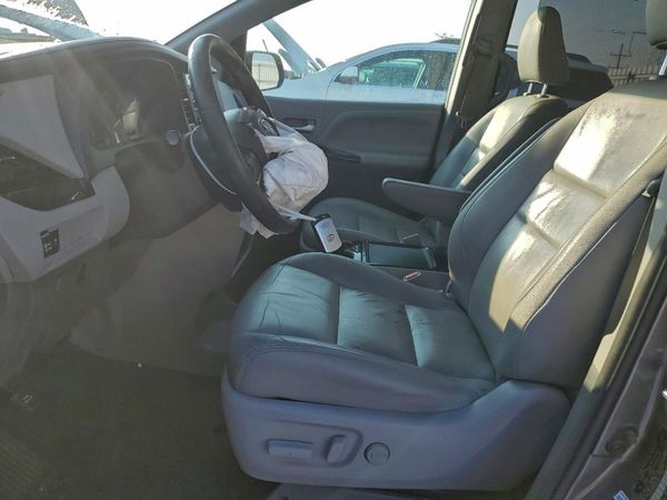 2019 TOYOTA SIENNA
