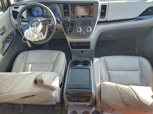 2019 TOYOTA SIENNA