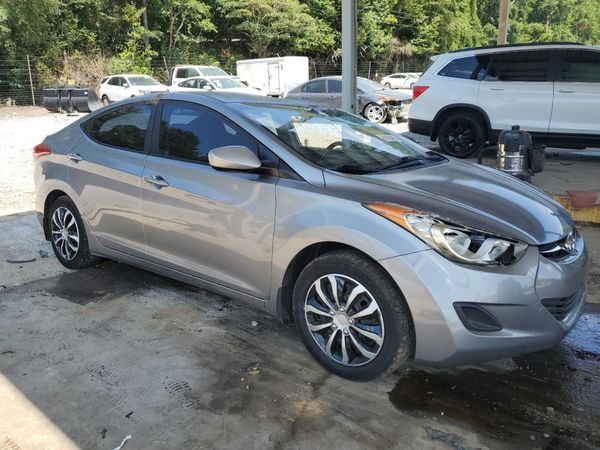 2013 HYUNDAI ELANTRA