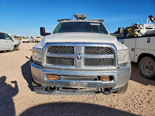 2018 RAM 5500 CREW CAB CHASSIS