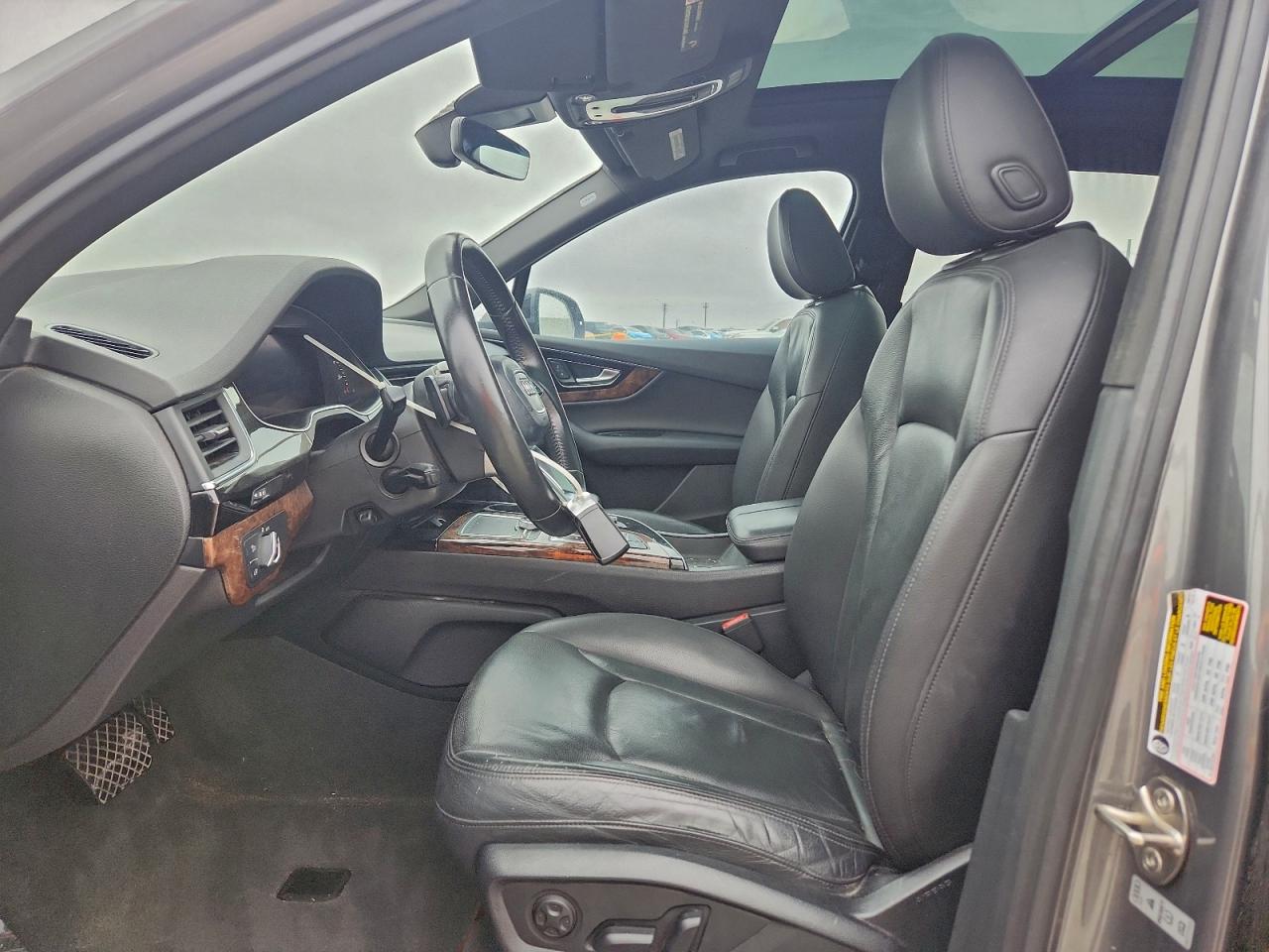 2017 AUDI Q7 quattro Premium Plus