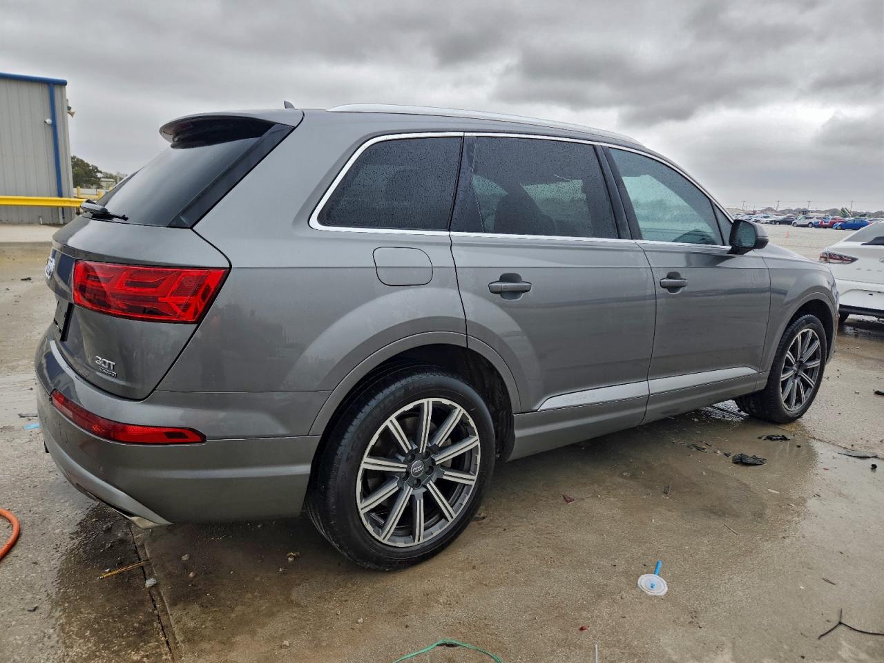 2017 AUDI Q7 quattro Premium Plus