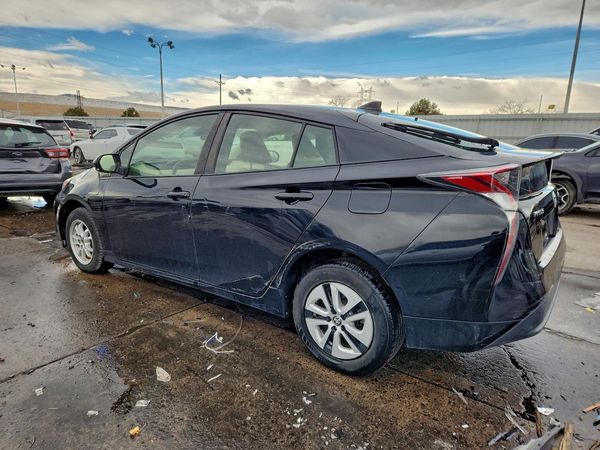 2016 TOYOTA PRIUS