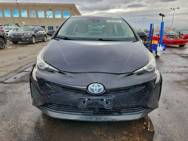 2016 TOYOTA PRIUS