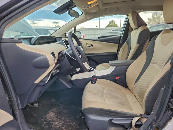 2016 TOYOTA PRIUS