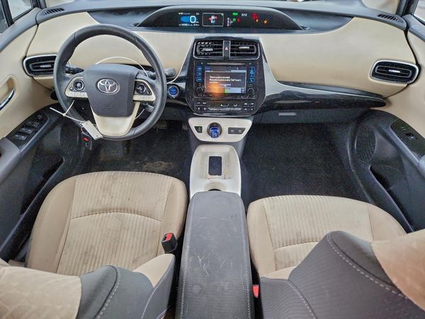 2016 TOYOTA PRIUS