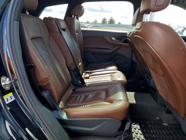 2017 AUDI Q7 quattro Premium