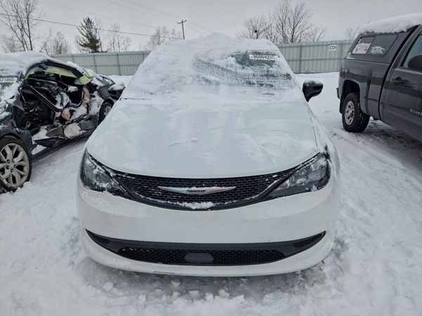 2025 CHRYSLER VOYAGER