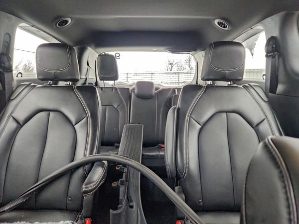 2025 CHRYSLER VOYAGER