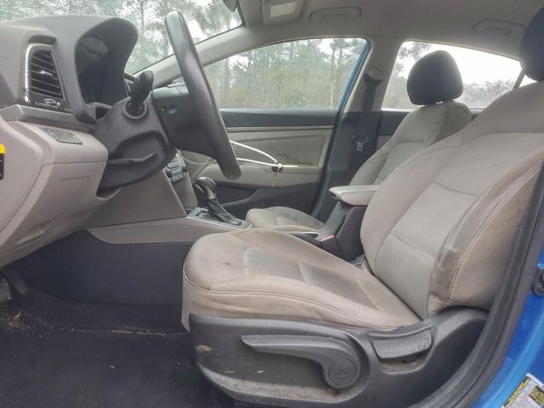 2017 HYUNDAI ELANTRA — DENT