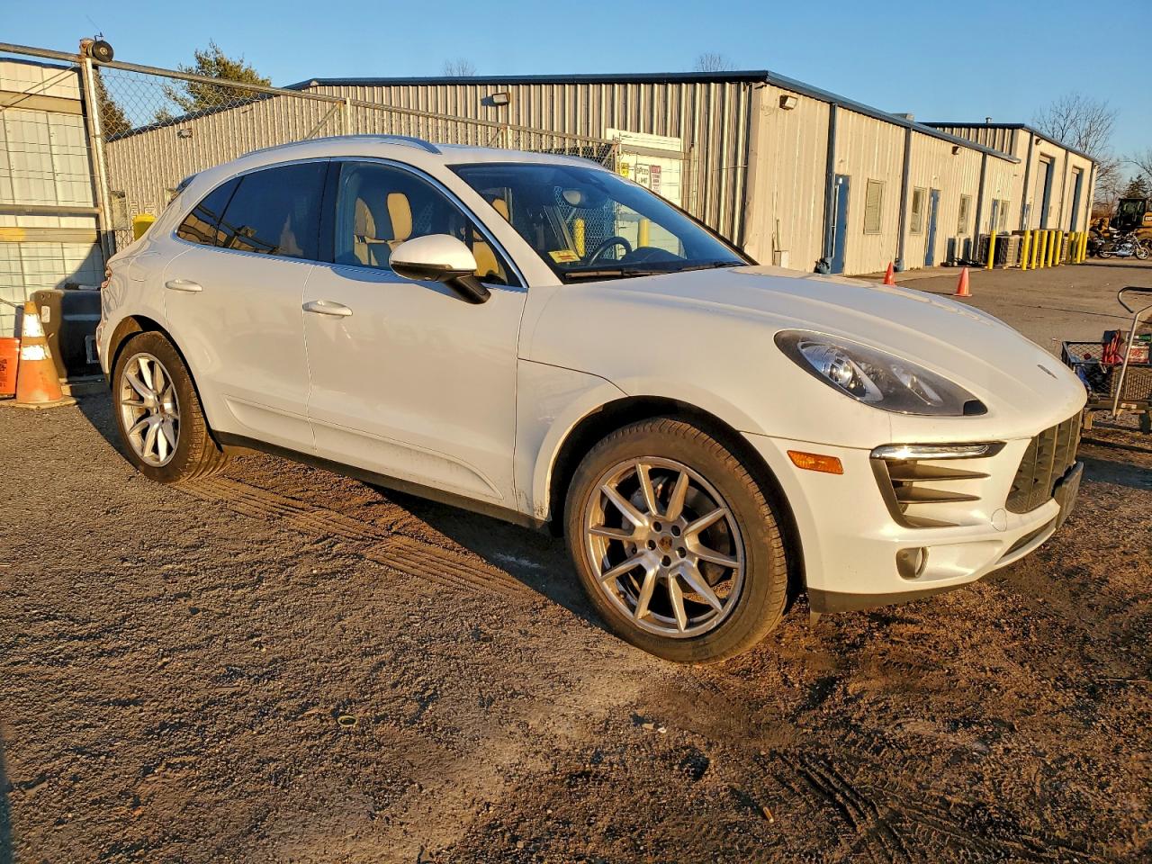 2017 PORSCHE MACAN