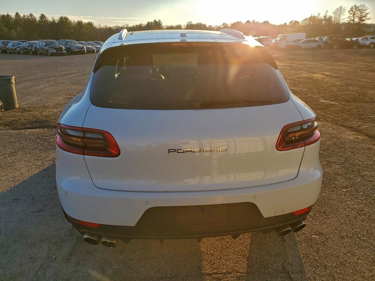 2017 PORSCHE MACAN