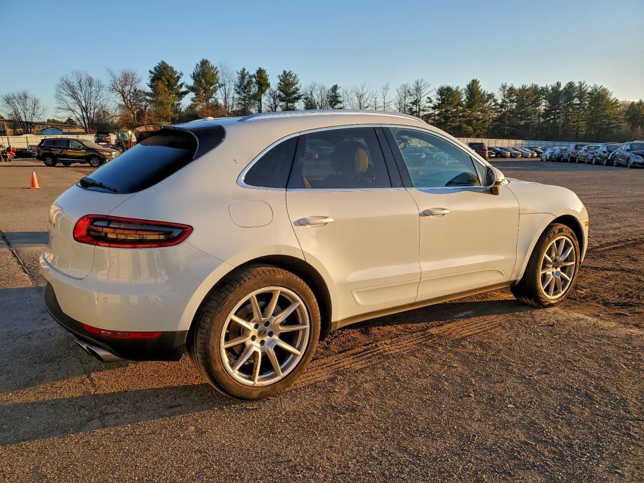 2017 PORSCHE MACAN