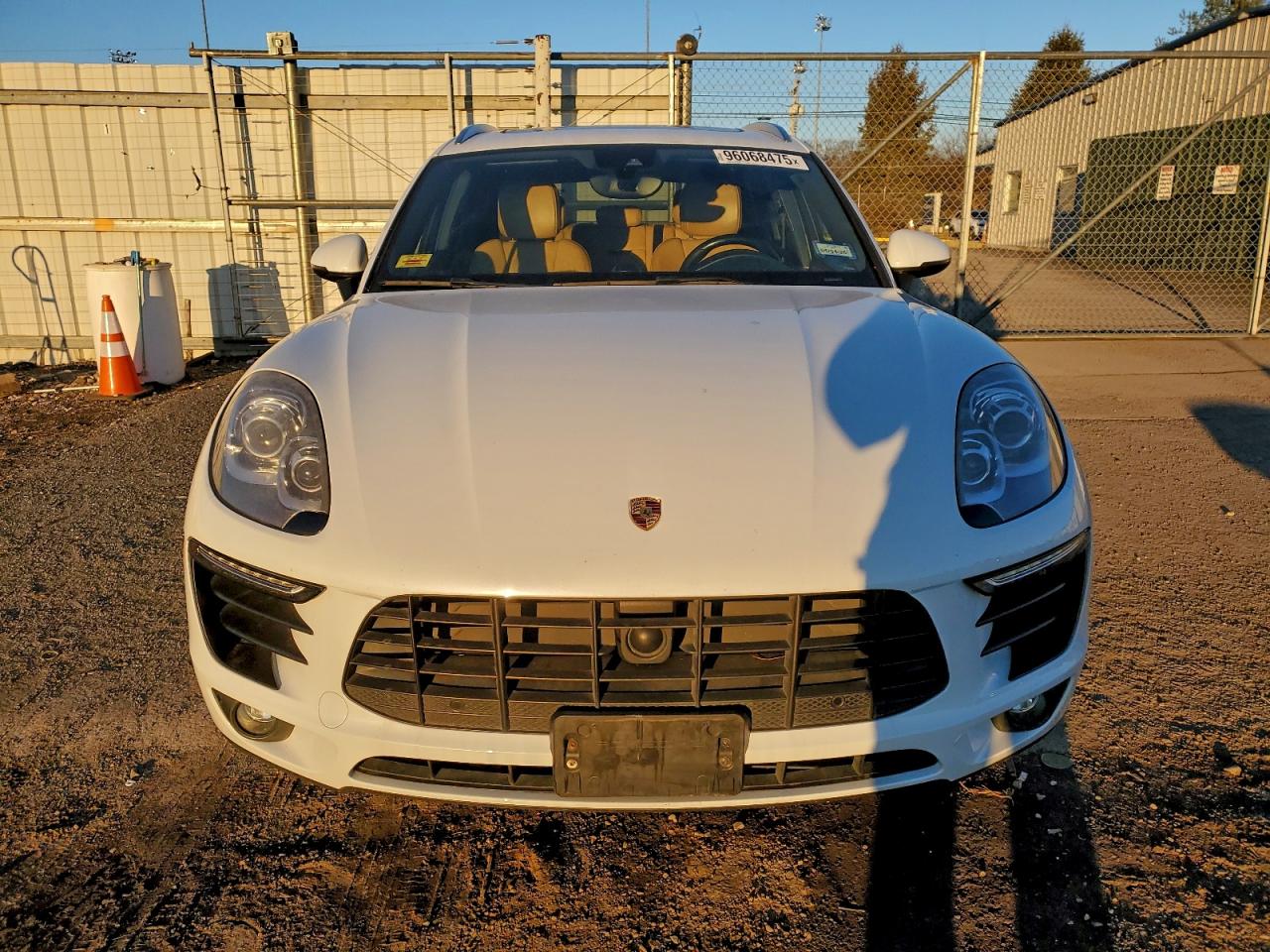 2017 PORSCHE MACAN