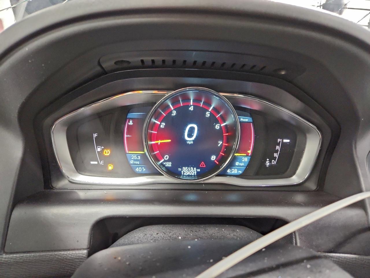 2015 VOLVO XC60 Platinum (non R design)