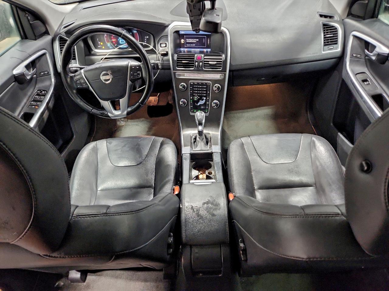 2015 VOLVO XC60 Platinum (non R design)
