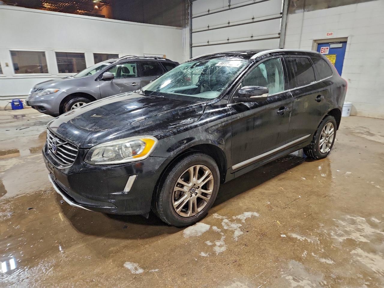 2015 VOLVO XC60 Platinum (non R design)