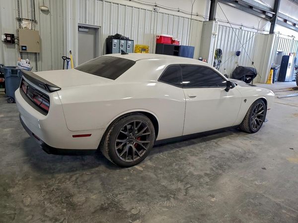 2016 DODGE CHALLENGER SRT HELLCAT